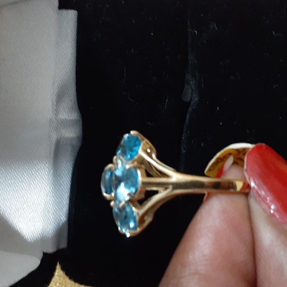 10K Karat Solid Yellow Gold Ladies Ring Blue Topaz Cluster - Picture 4 of 8